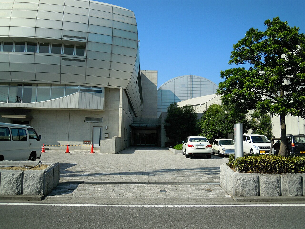 愛媛国際貿易センター アイテムえひめの外観