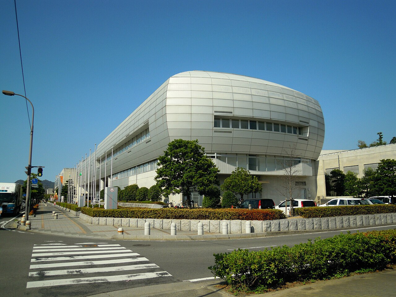 愛媛国際貿易センター アイテムえひめの正面外観