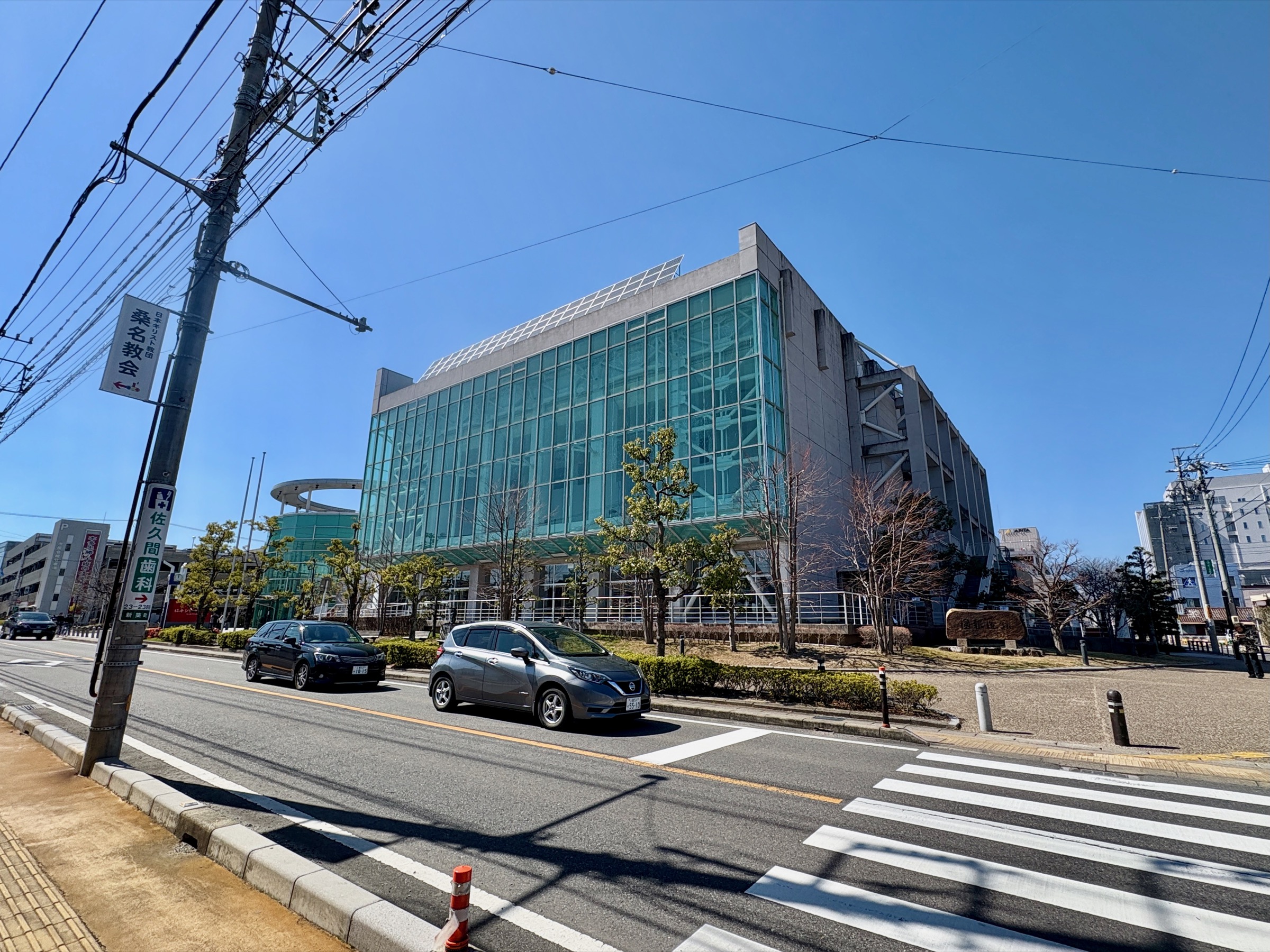 桑名市民会館の外観