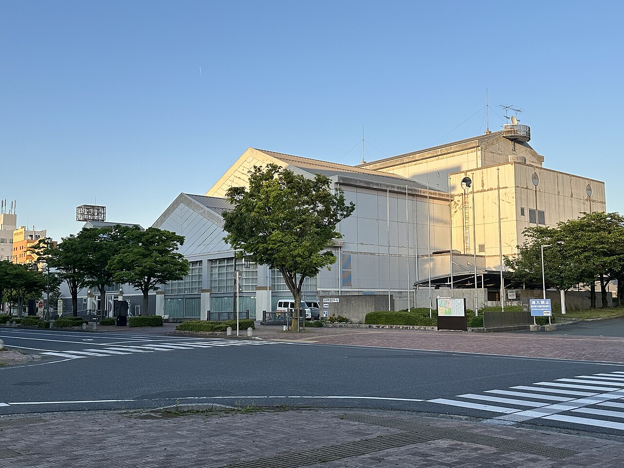 米子市文化ホールの外観