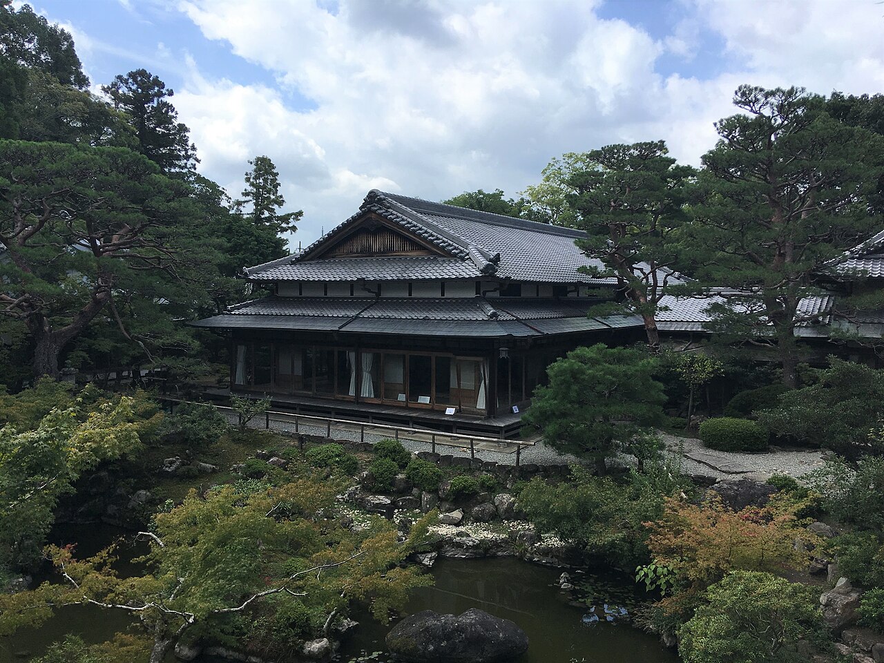吉城園の建築と庭園