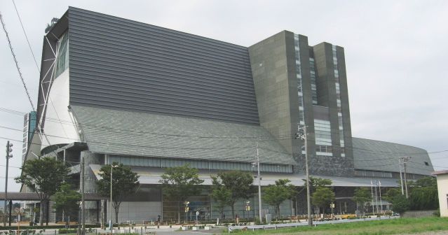 南側から見たグランシップ