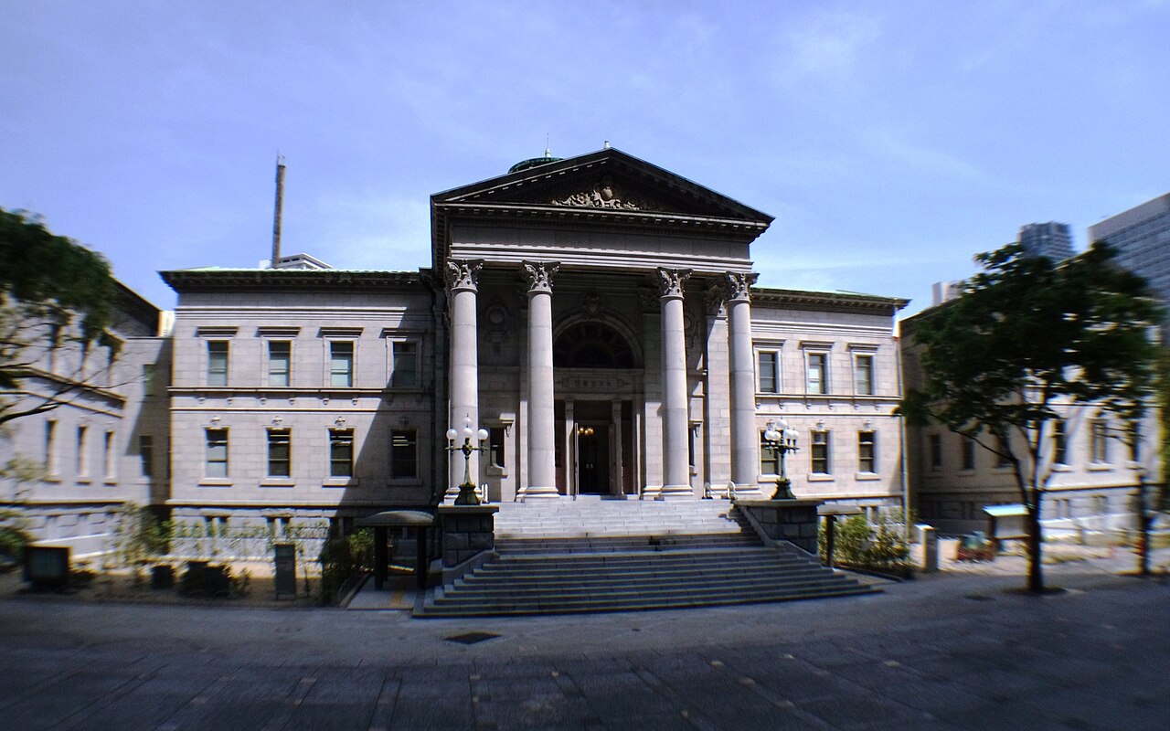 大阪府立中之島図書館の正面外観