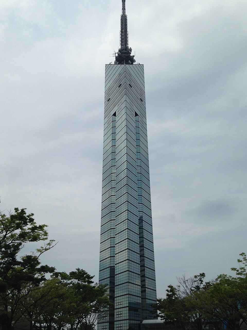 福岡タワーの塔身外観