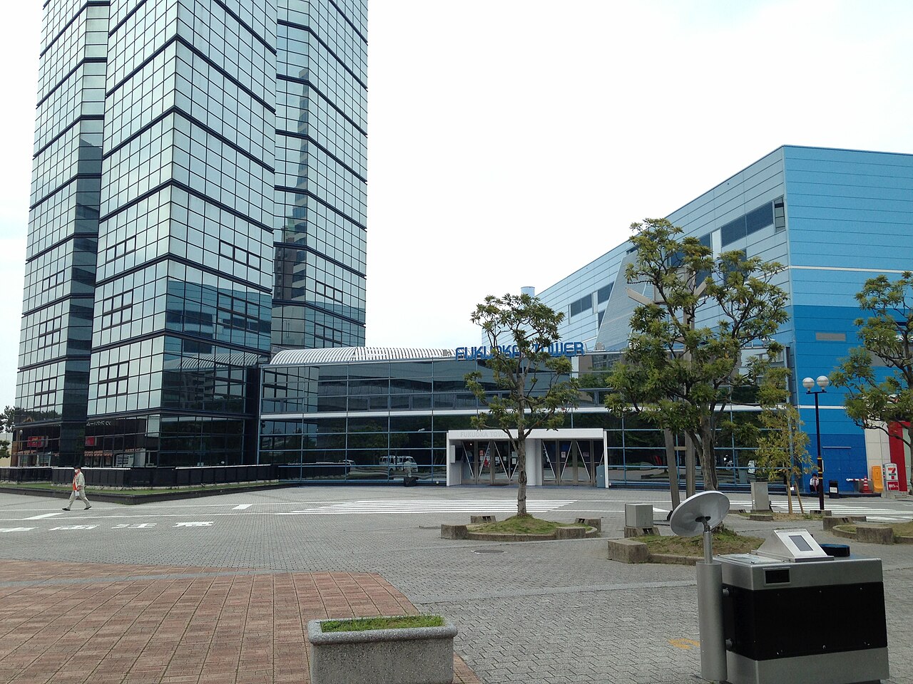 福岡タワーの正面入口
