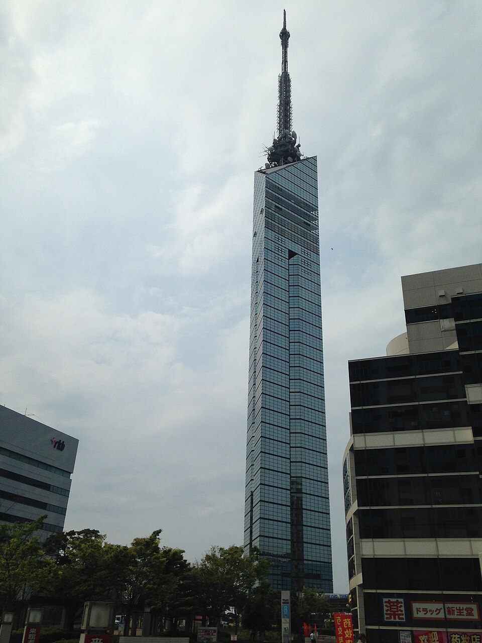 周辺施設と福岡タワー