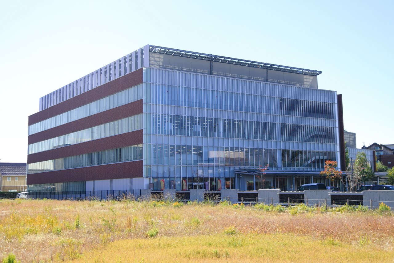 豊田市福祉センターの南西側外観