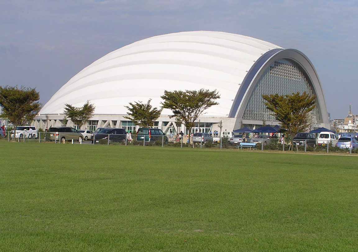 岡山ドームの外観