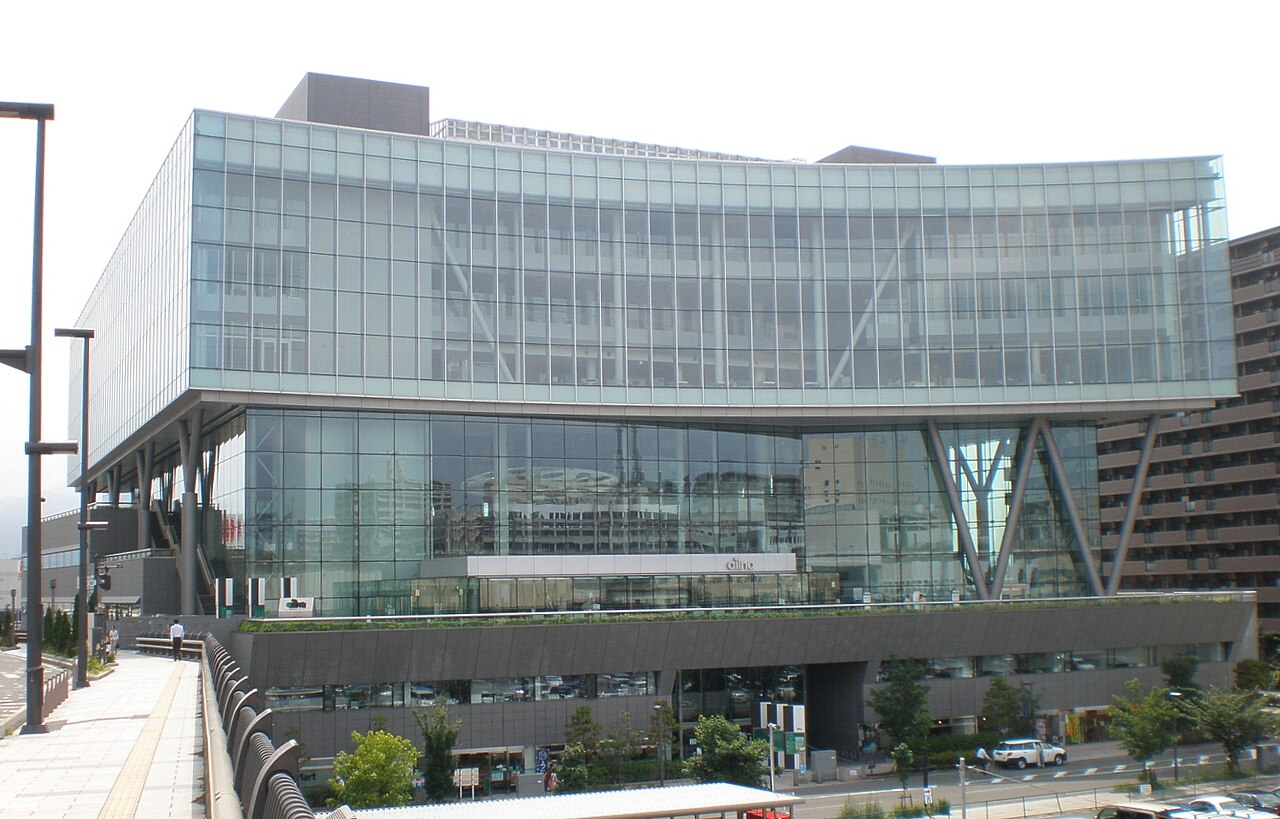 アイーナの外観