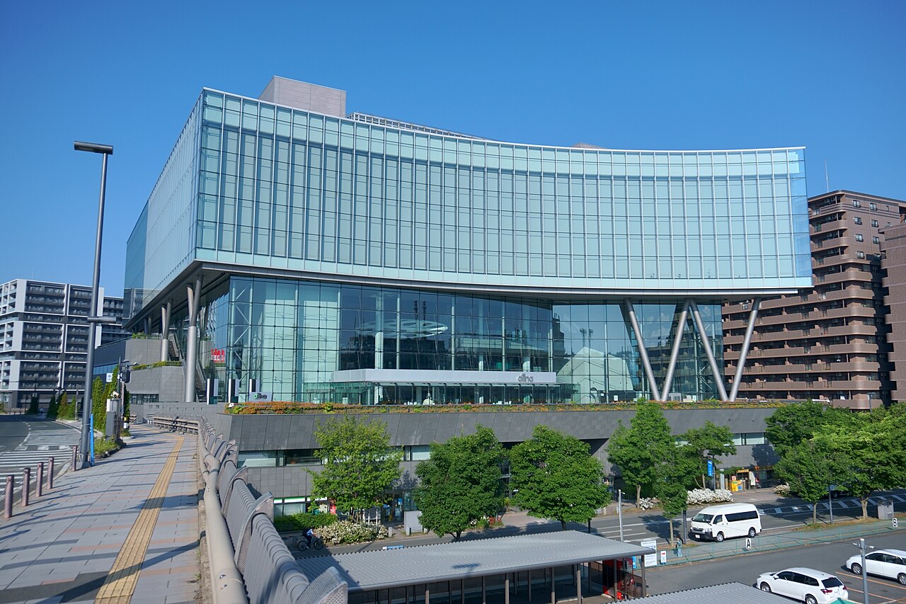 アイーナ北東側の外観