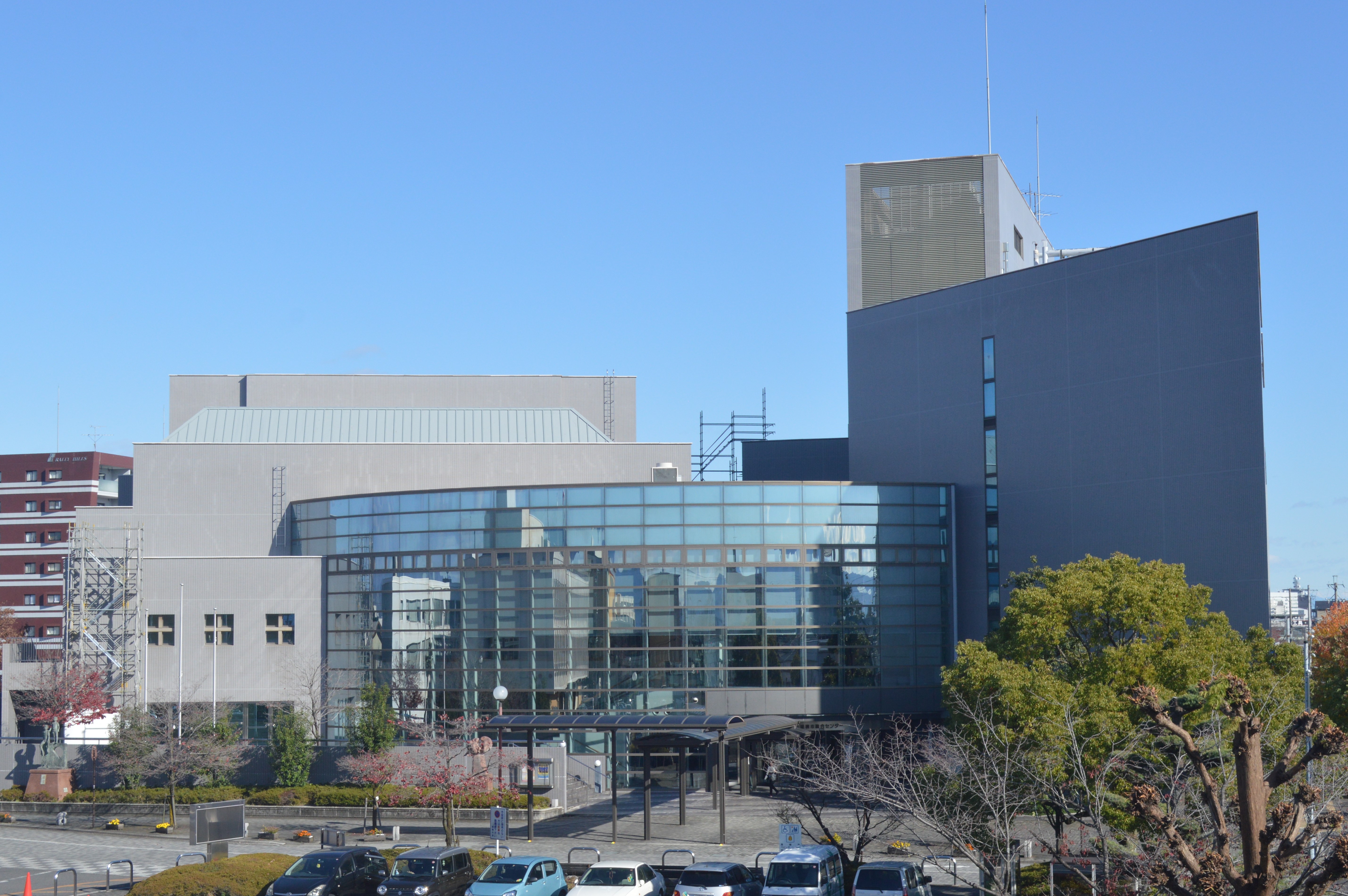 瑞穂市総合センターの外観