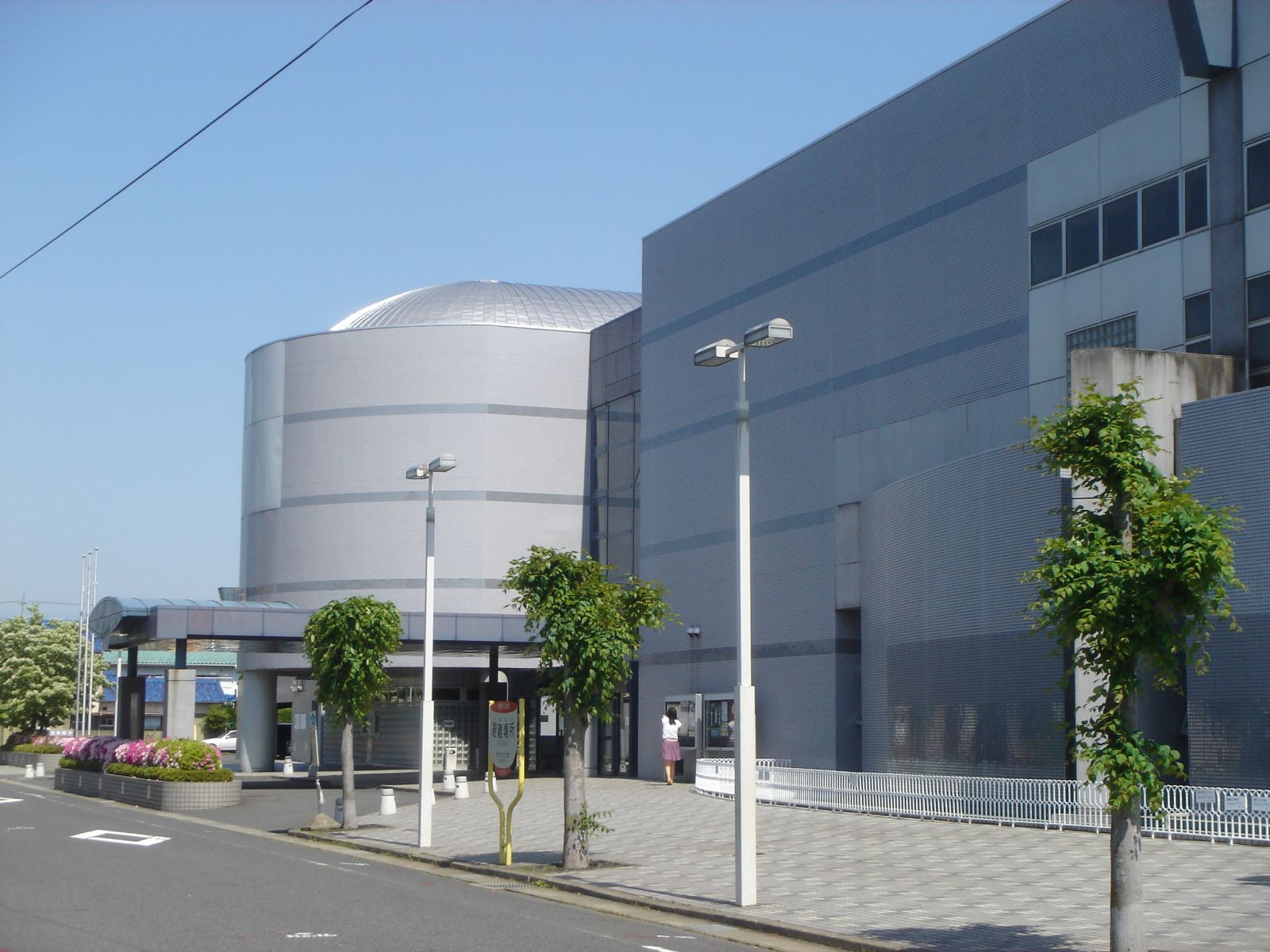 土岐市産業文化振興センター（セラトピア土岐）のホール側外観