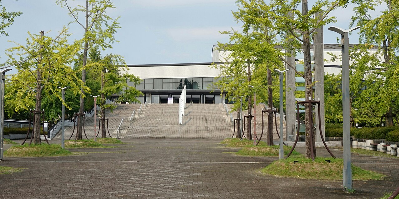 佐賀市文化会館の正面外観