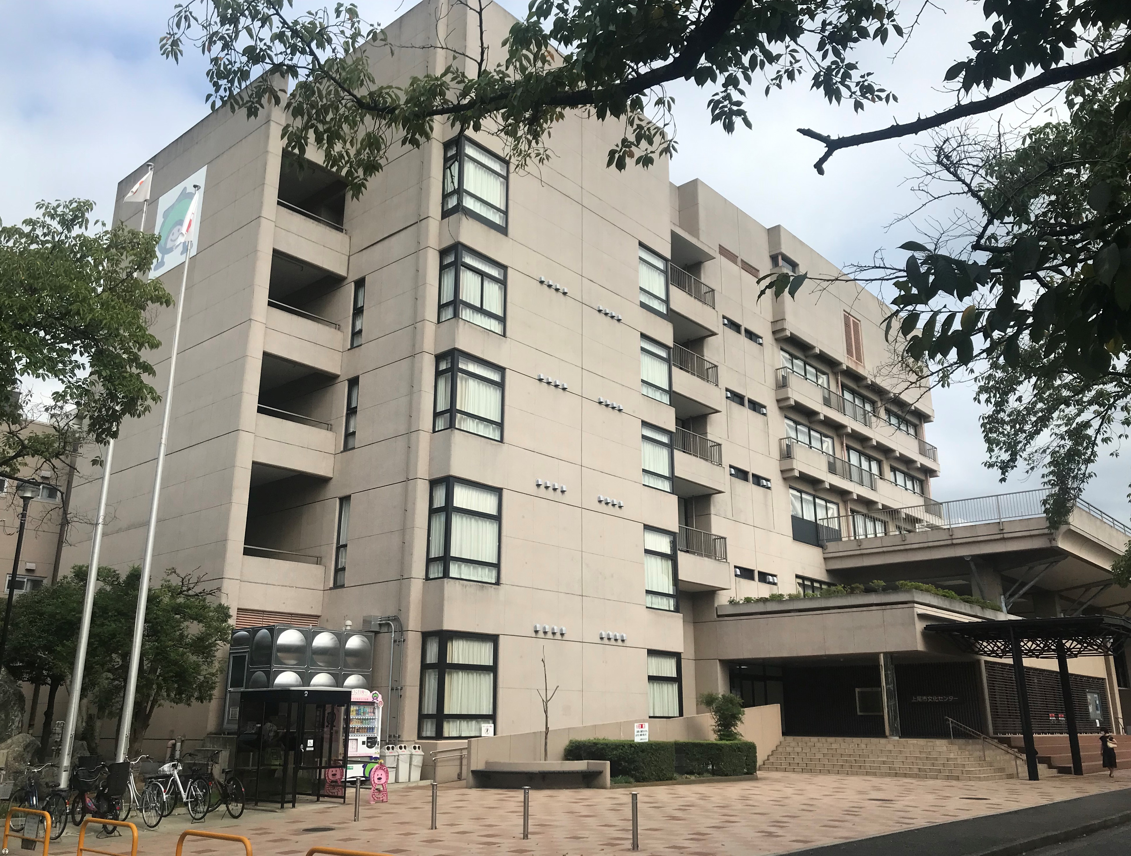 上尾市文化センターの建物外観
