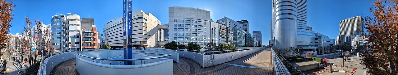 ソニックシティと鐘塚公園周辺の景観