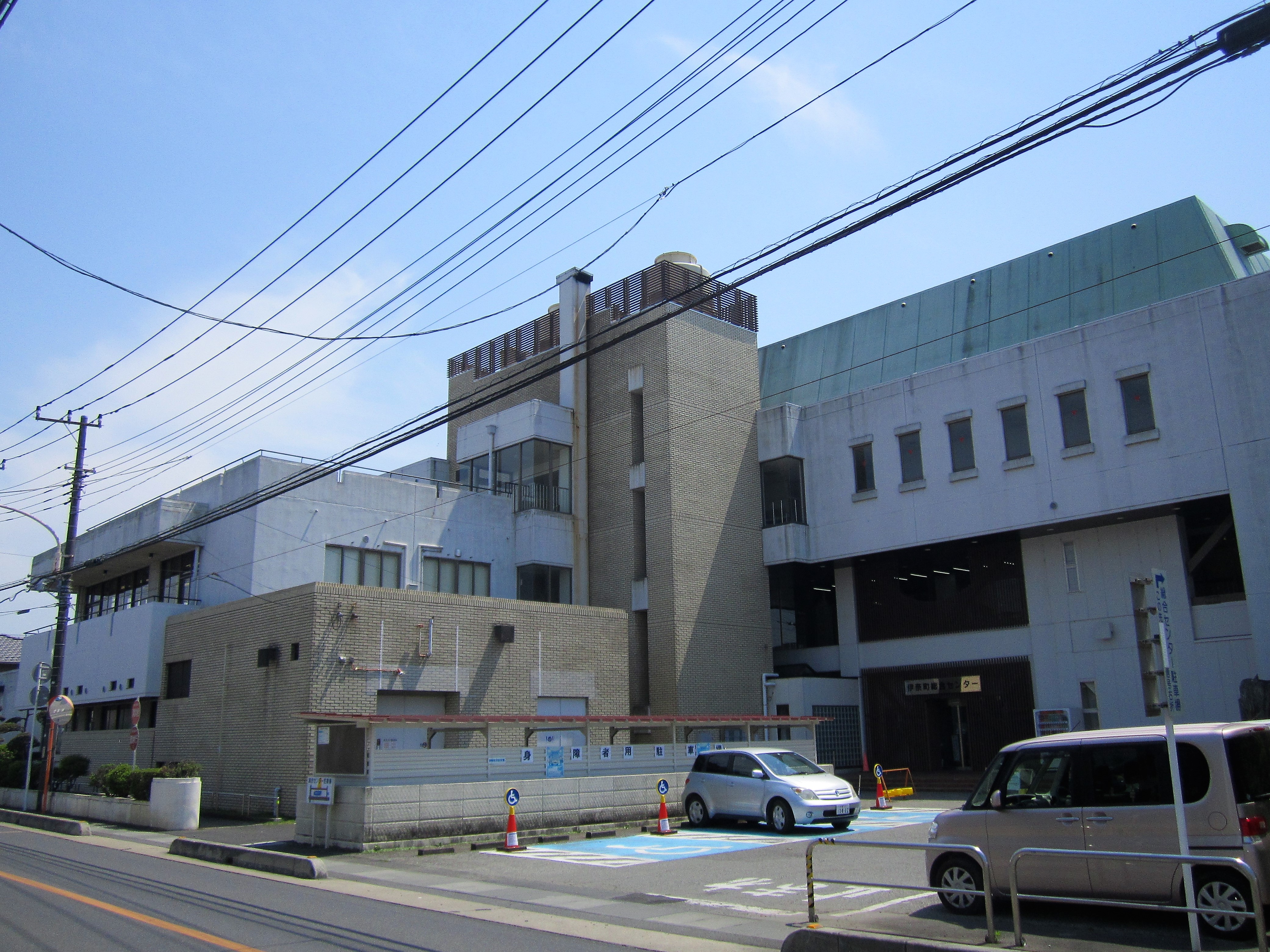 伊奈町総合センターの外観