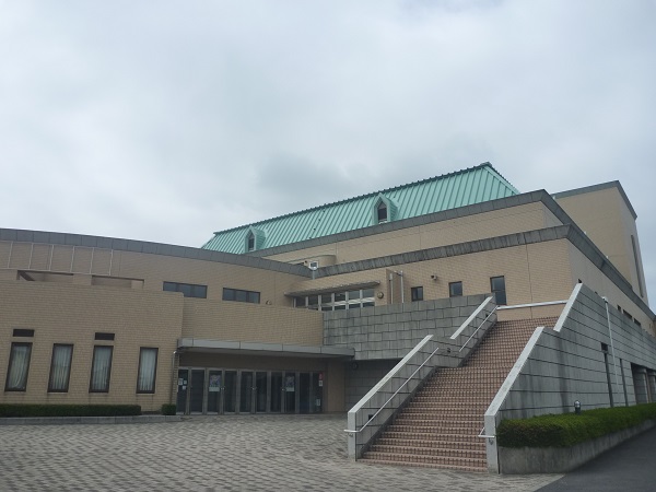 幸手市民文化体育館アスカル幸手の入口側外観