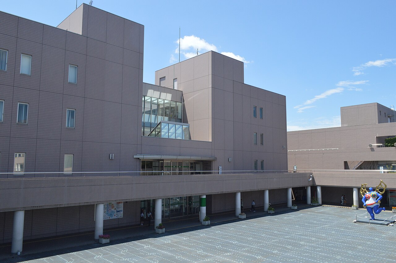 三重県総合文化センターの外観（4）