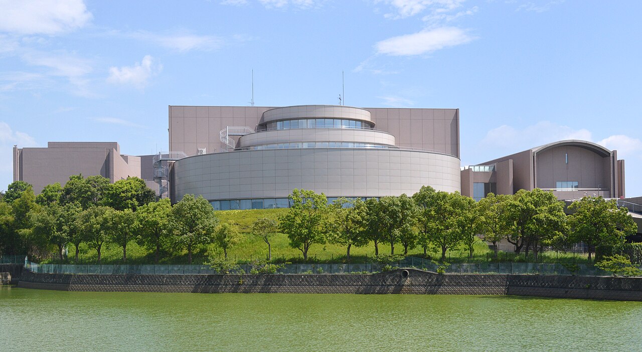 三重県総合文化センターの外観（5）