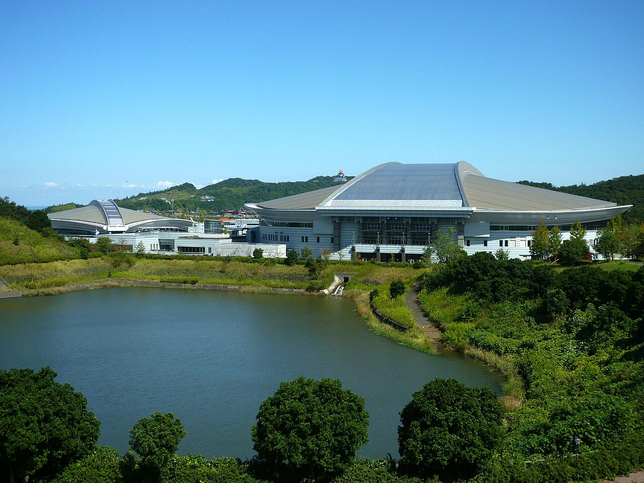 三重県営サンアリーナの全景