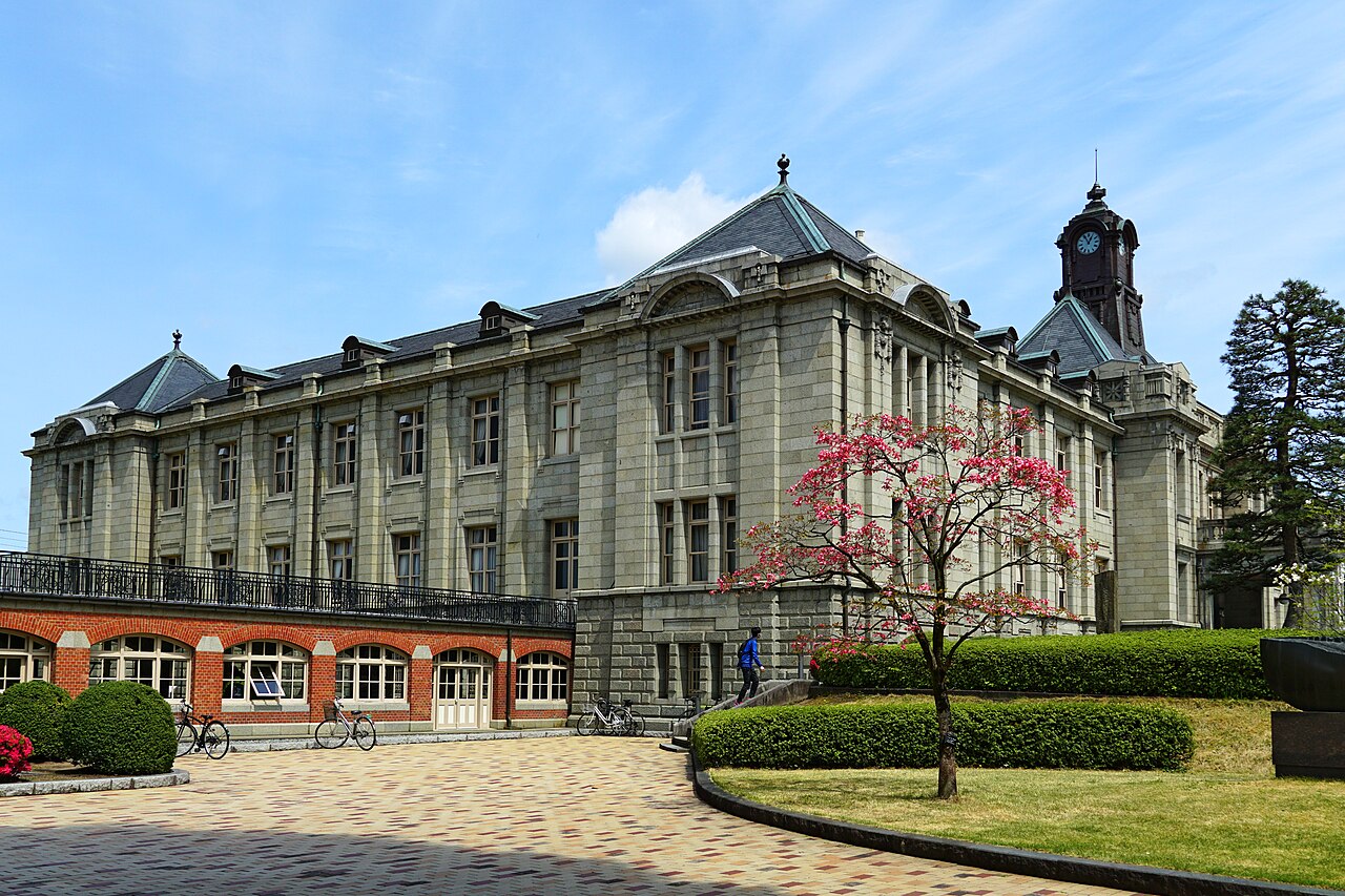 山形県郷土館文翔館の旧県庁舎西側外観
