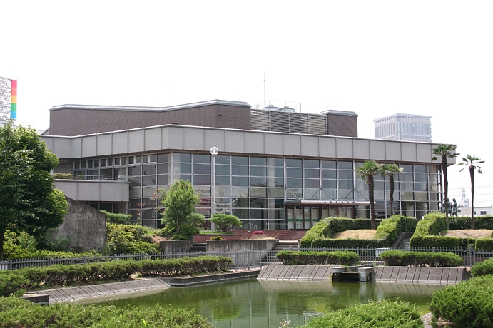 山形市民会館の外観