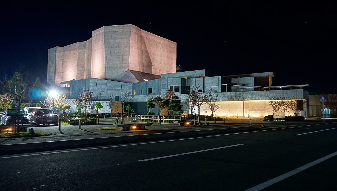 由利本荘市文化交流館カダーレの夜景