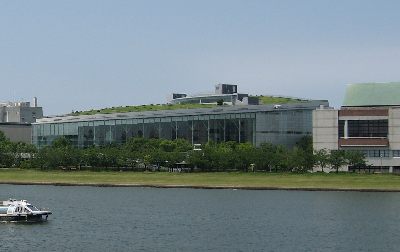 りゅーとぴあ 新潟市民芸術文化会館の外観