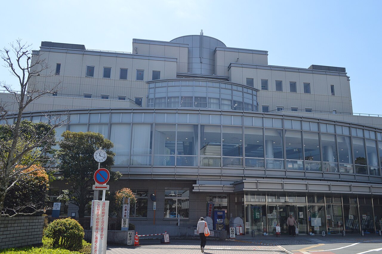 三島市民生涯学習センターの正面外観