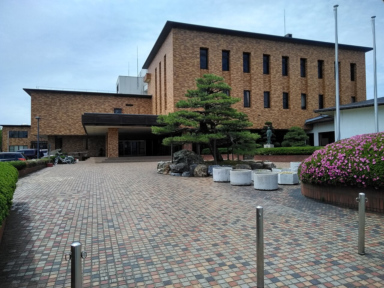内灘町文化会館の正面外観