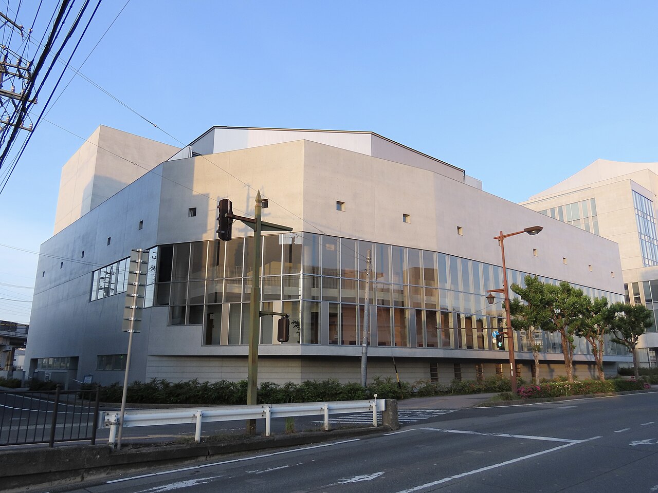 長野市芸術館の外観