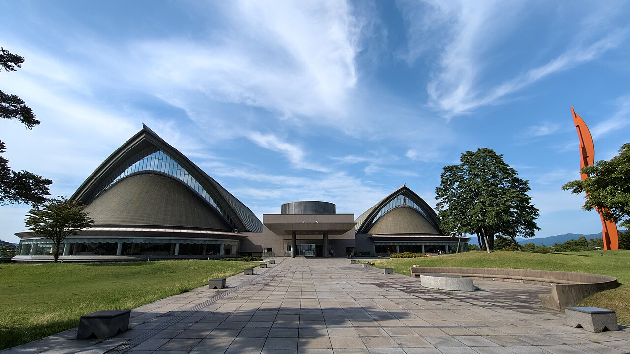 福井県立音楽堂 ハーモニーホールふくいの正面外観