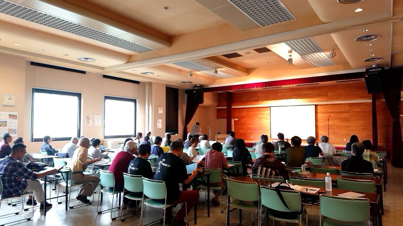旭川市ときわ市民ホールで行われた朗読会の会場内