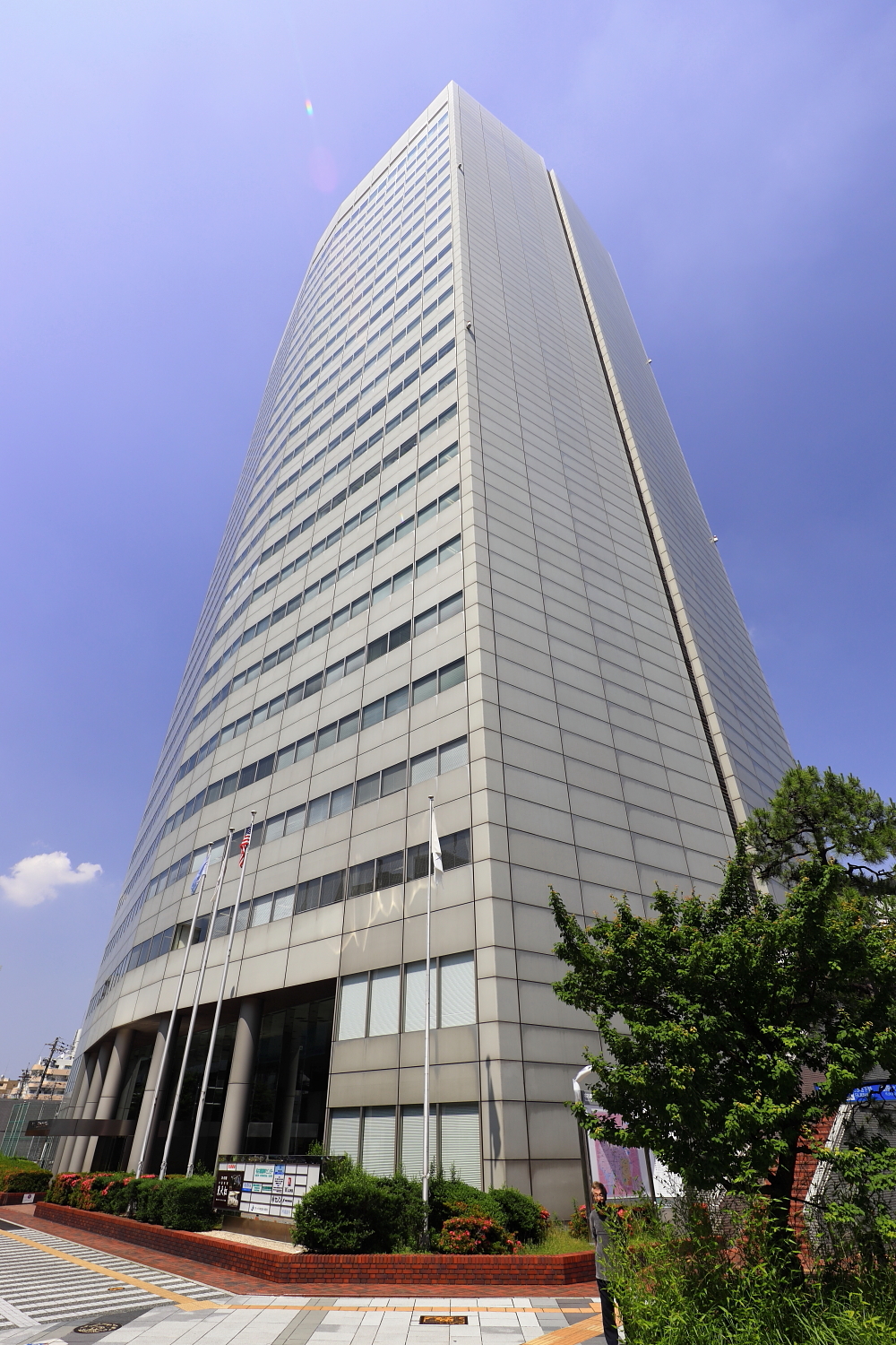名古屋国際センターの正面外観
