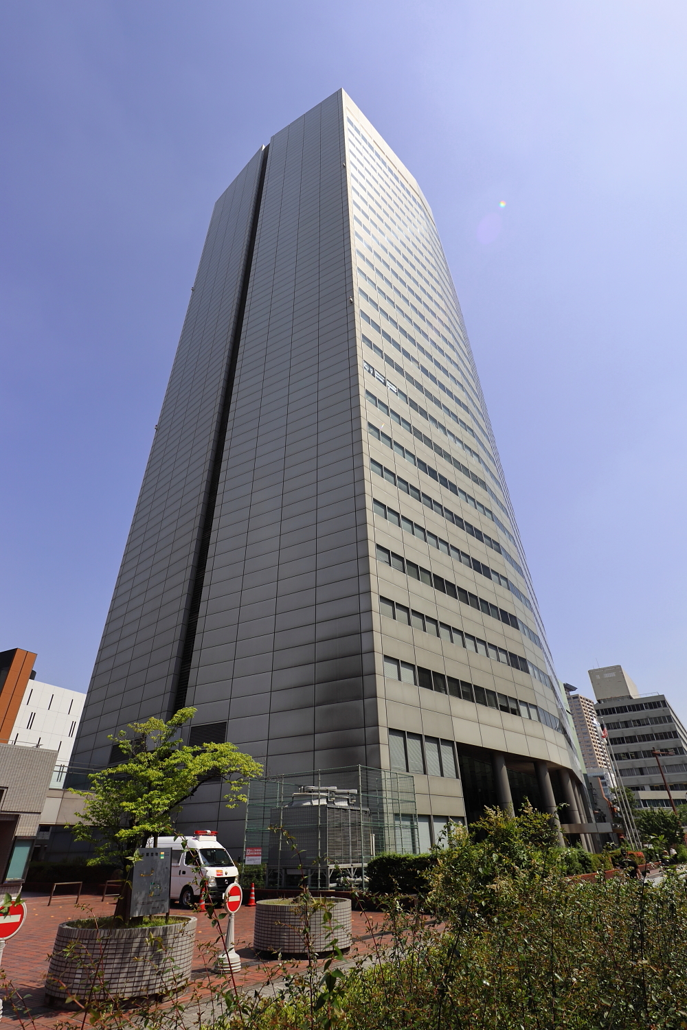 名古屋国際センターの西側外観