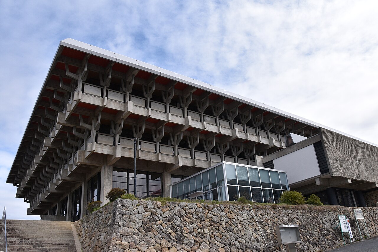 津山文化センターの外観