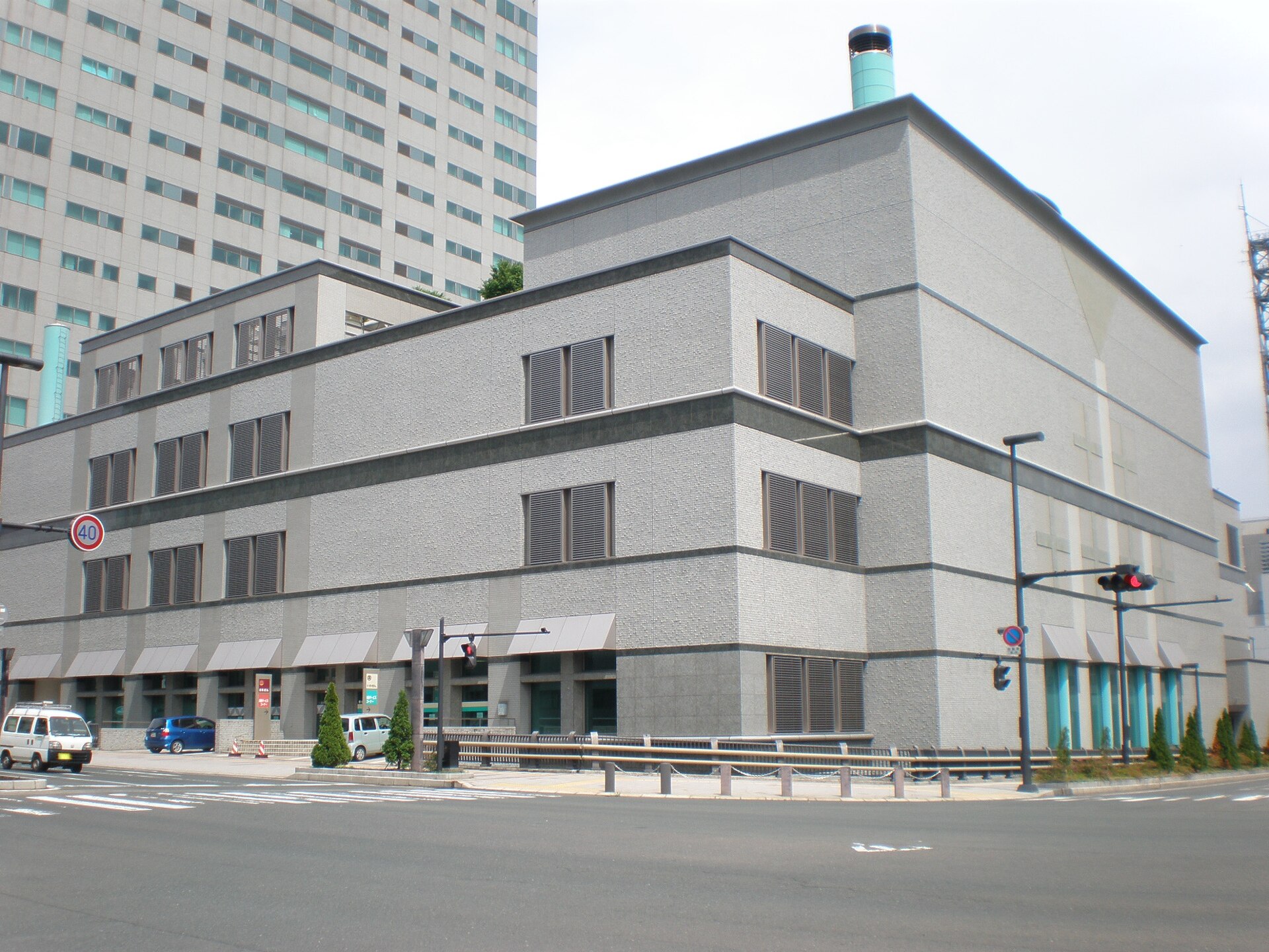マリオス低層部にある盛岡市民文化ホールの外観