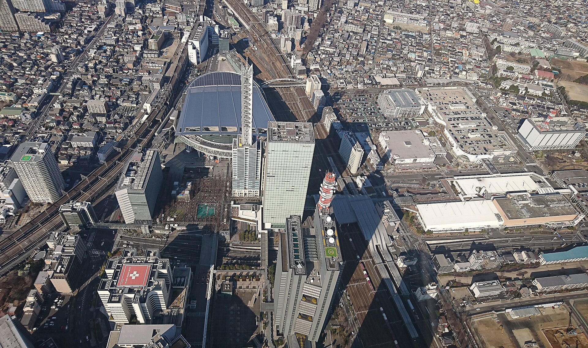 上空から見たさいたまスーパーアリーナと新都心