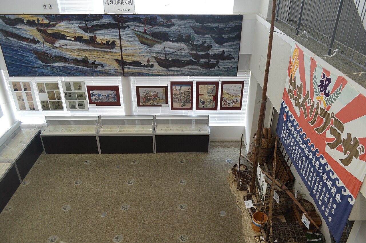 桑名市城東地区複合施設はまぐりプラザの館内展示空間