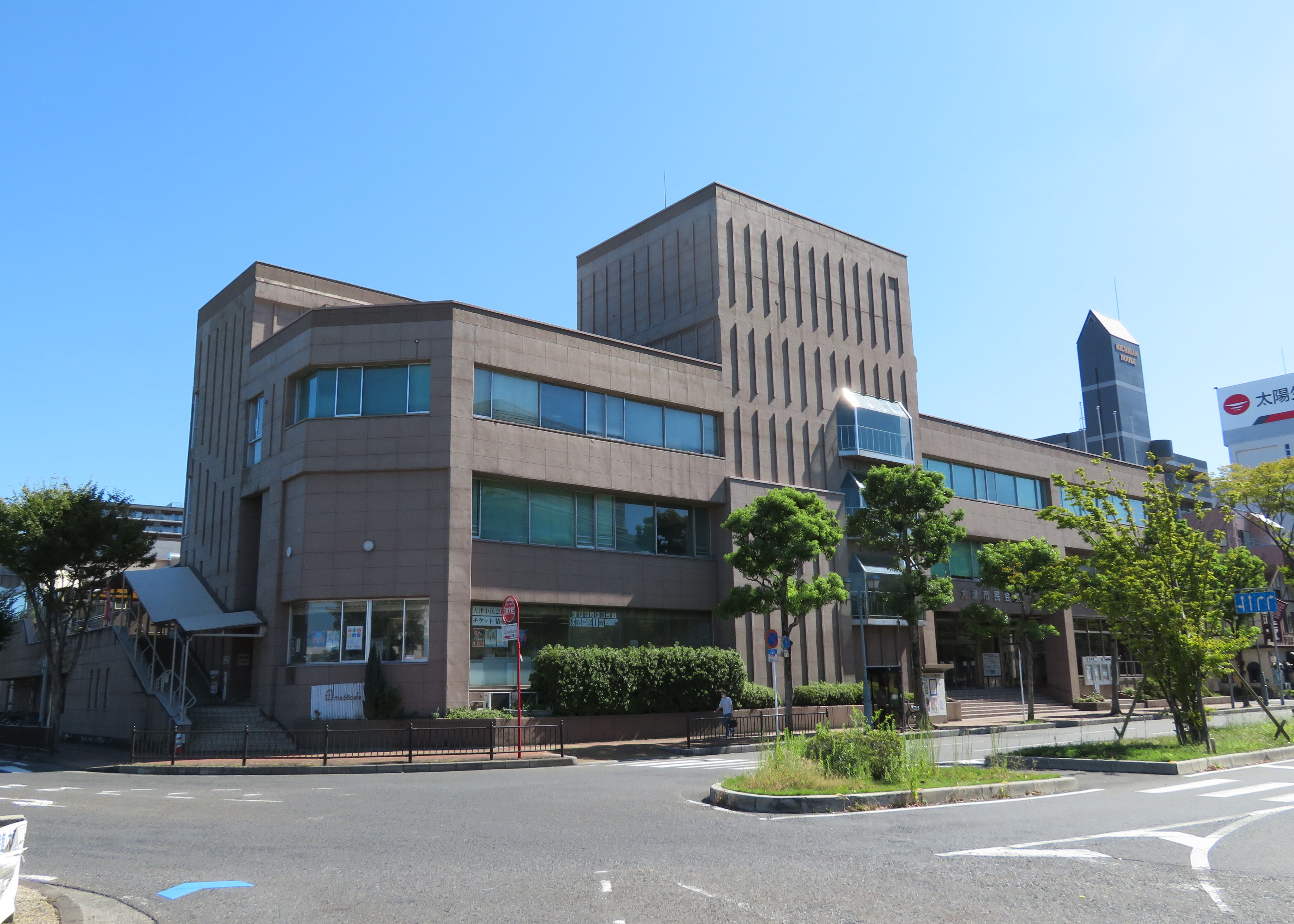 大津市民会館の外観