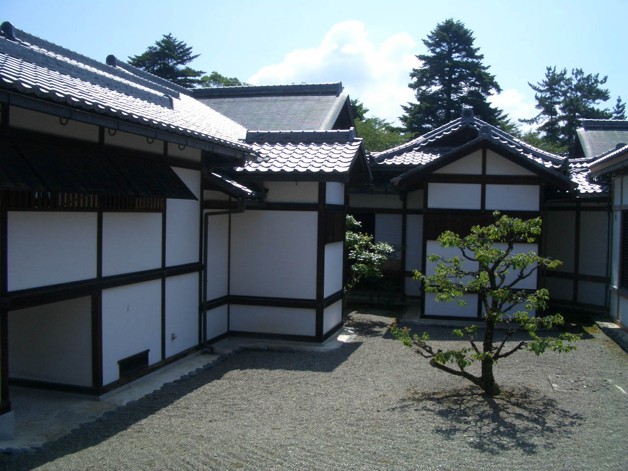 彦根城博物館の復元御殿中庭