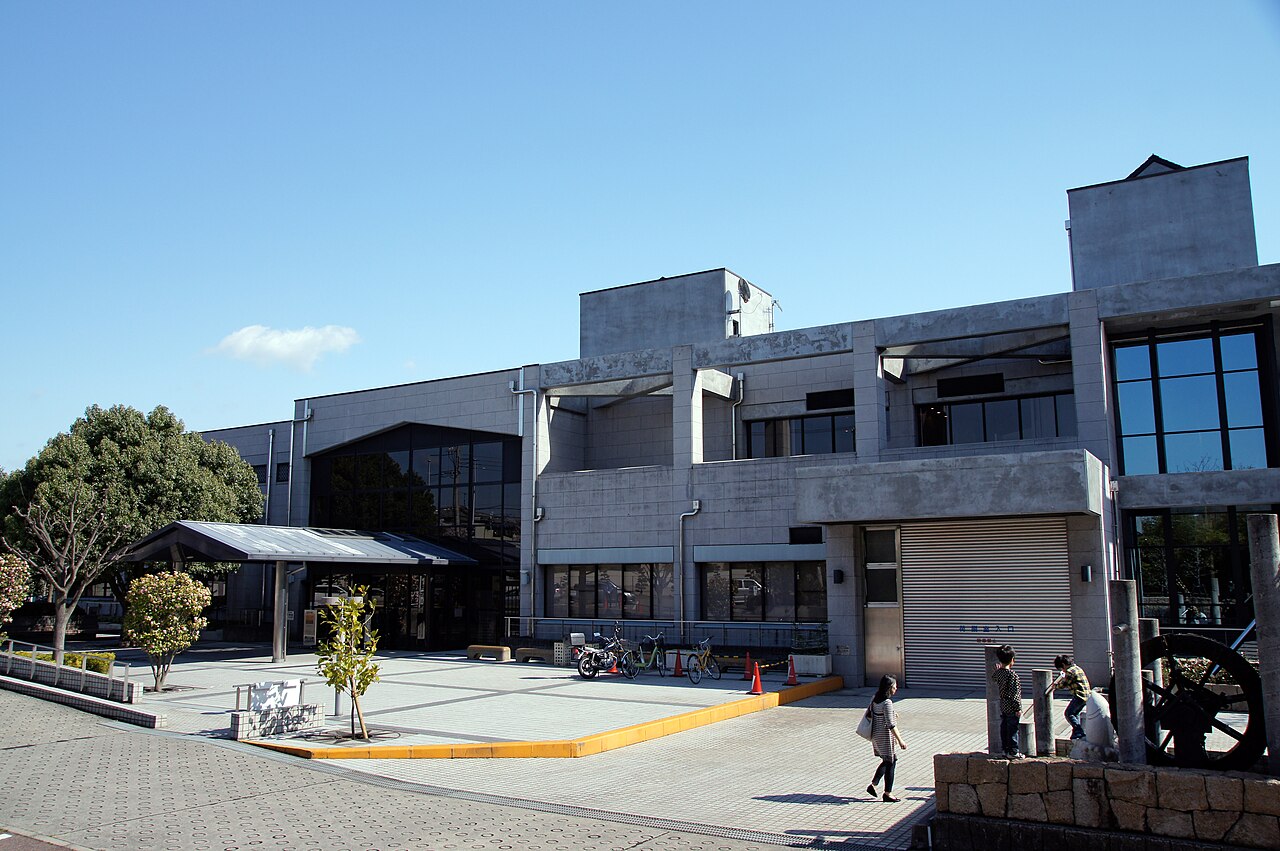 明石市立文化博物館のエントランス周辺