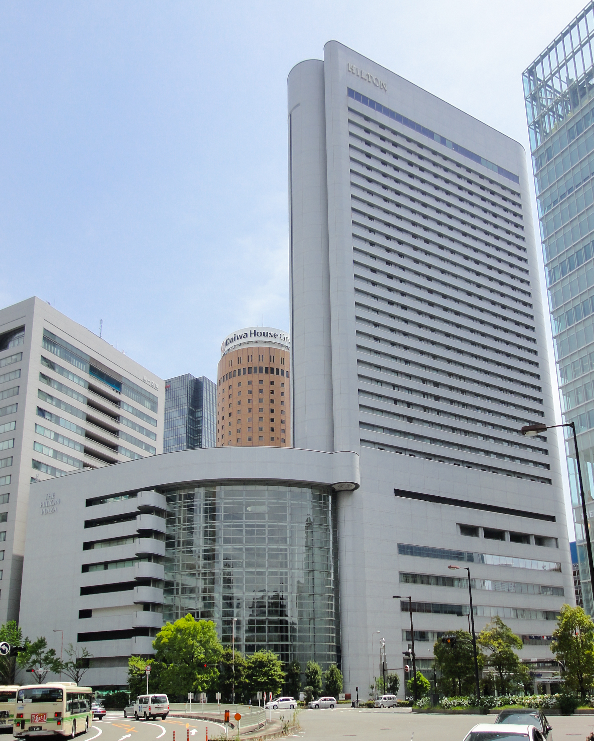 ヒルトン大阪とヒルトンプラザの外観