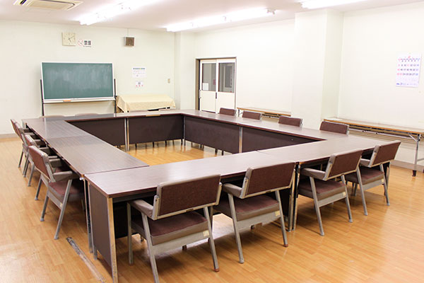 高洲コミュニティセンターの集会室