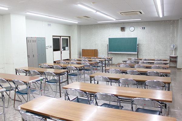 高洲コミュニティセンターの講習室2