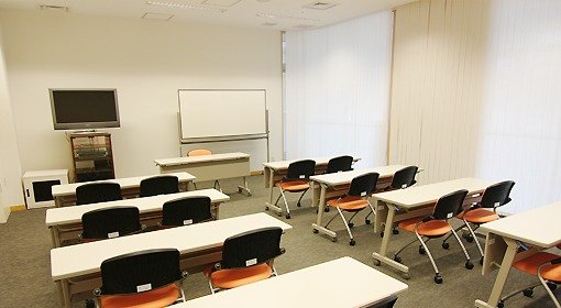 防府市地域協働支援センター 研修室1